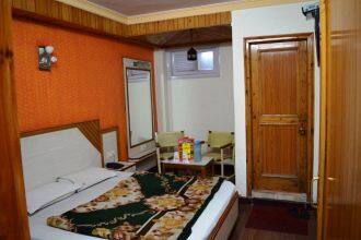 TG Rooms Mall Road, Shimla 2